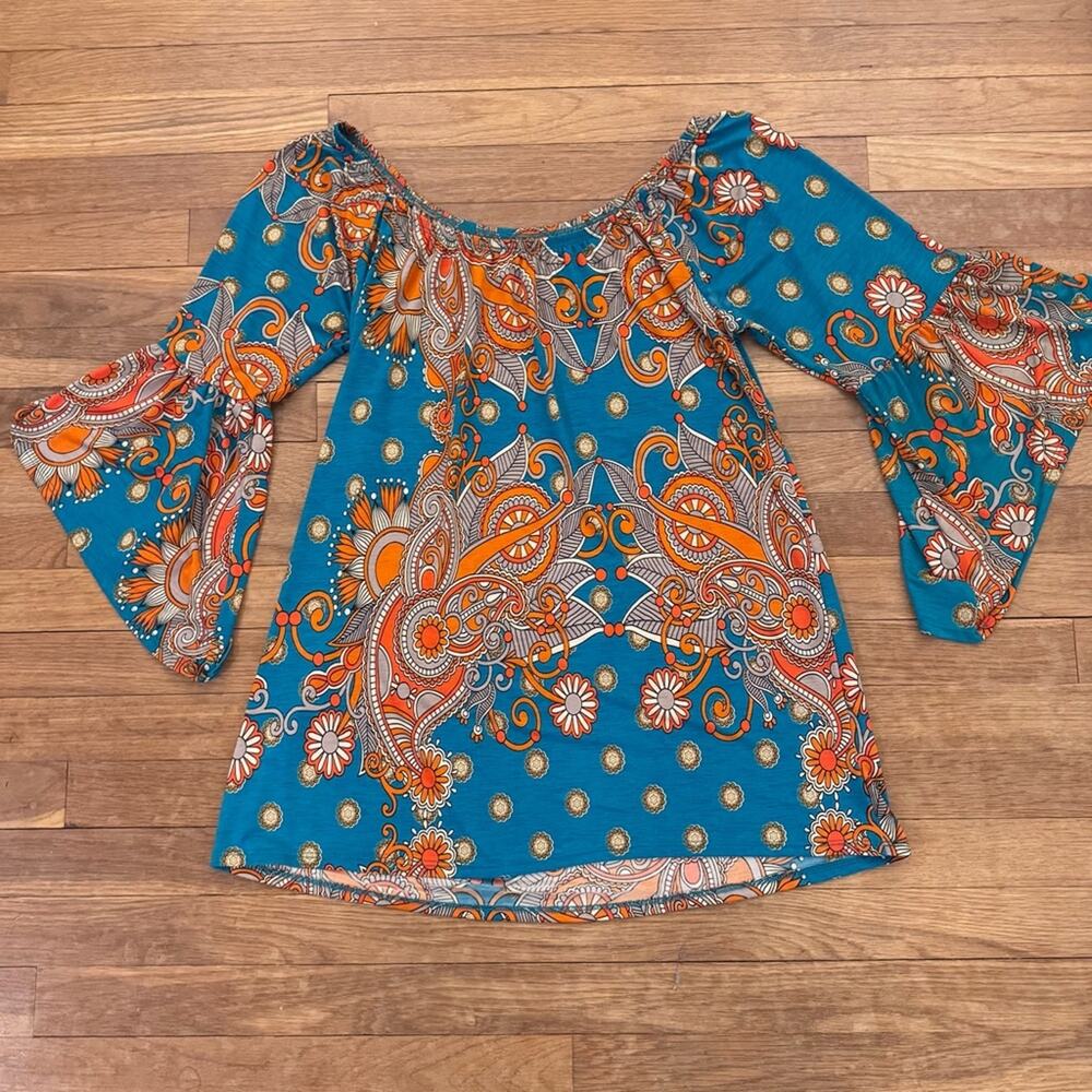 Women's Blue Orange Paisley Bell Sleeve Top - Size Small
b85